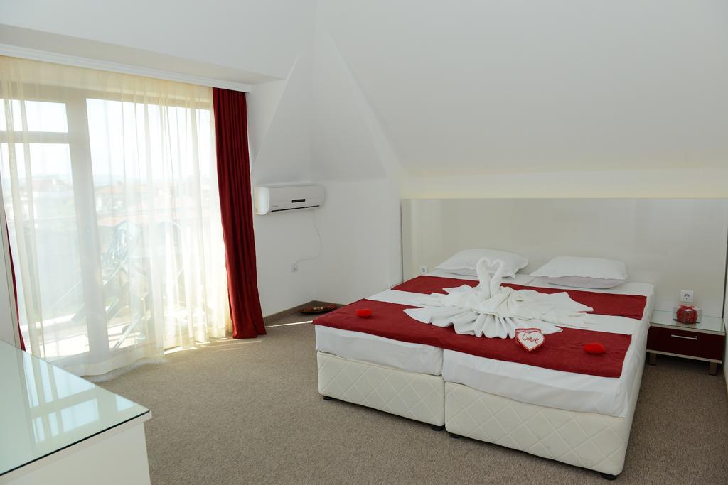 Diamond * Kiten (Burgas)